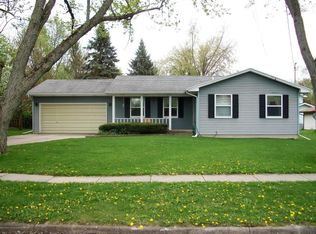 4525 Elizabeth Rd, Lansing, MI 48917