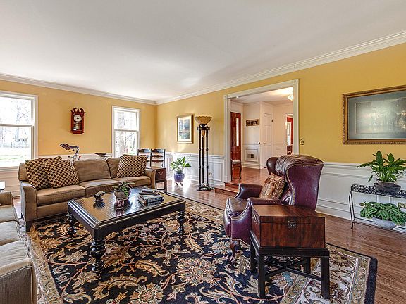 5th image of 5 Durham Ct
