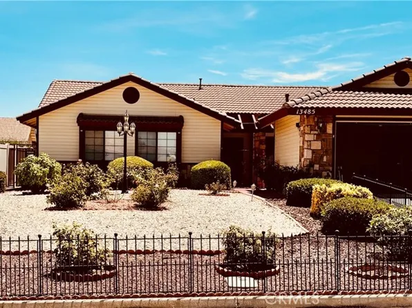 13485 Mountain Dr, Hesperia, CA 92344