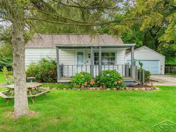 327 Sam St, Midland, MI 48642