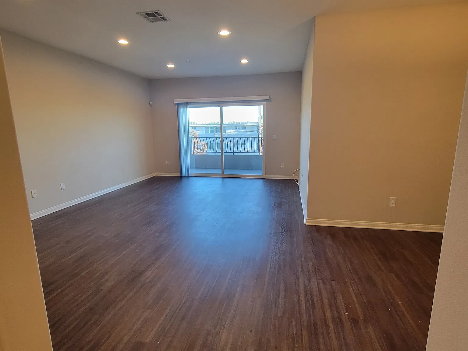 9610 Zelzah Ave — Photo 2