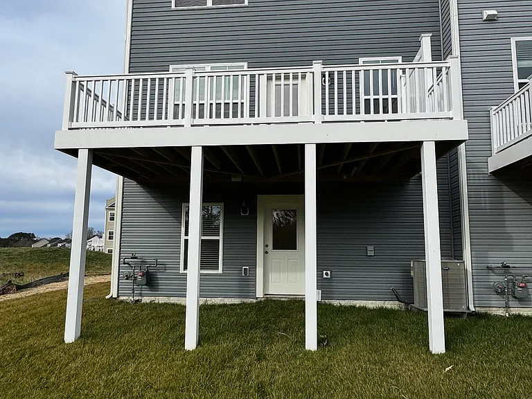 2214 Winterberry Ln — Photo 12
