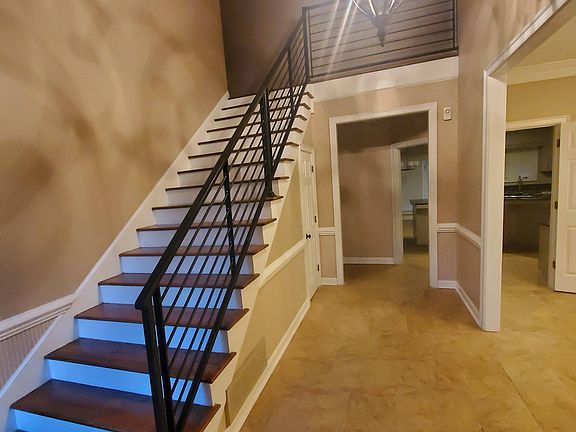 Front Staircase & Entry