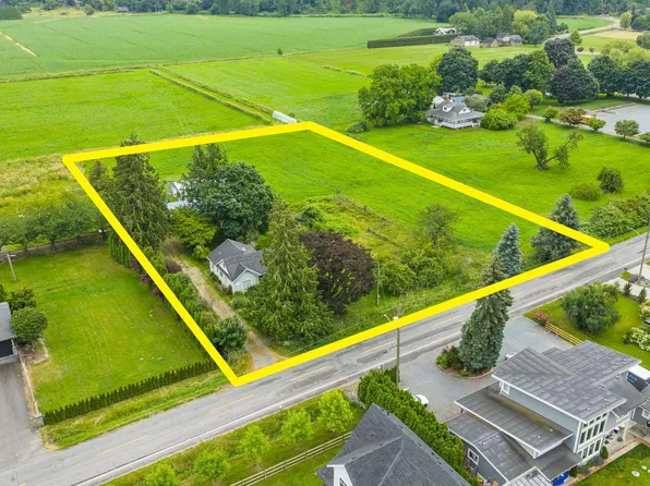 394 Arnold Rd, Abbotsford, BC V3G 1S4