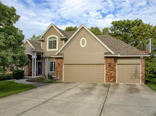 9204 N Tracy Ave, Kansas City, MO 64155