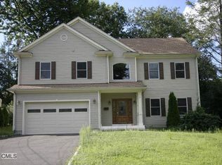 42 Whitewood Dr, Fairfield, CT 06825