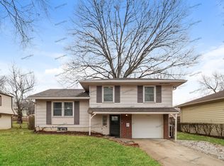 11809 Armitage Dr, Kansas City, MO 64134
