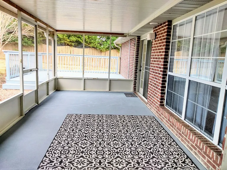 2291 Willingham Ln — Photo 4