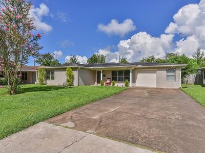 401 Meadow Ln, Hitchcock, TX, 77563