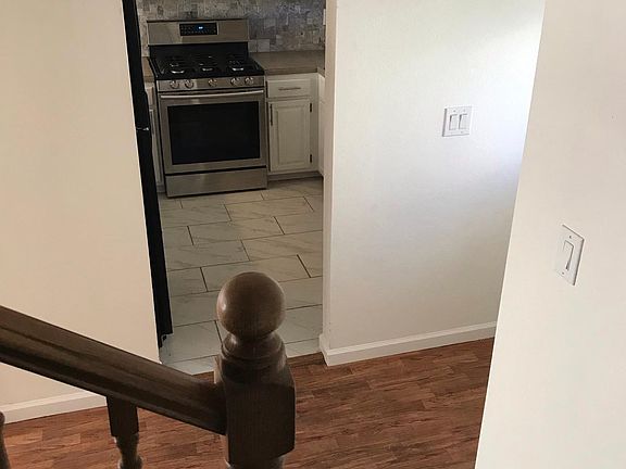 3rd image of 43615 Park Ave