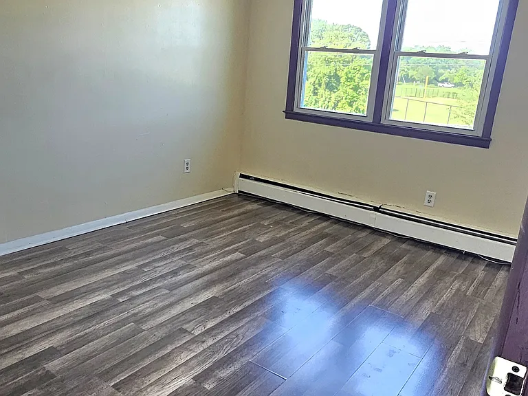 67 Fairview Ave #2R — Photo 9