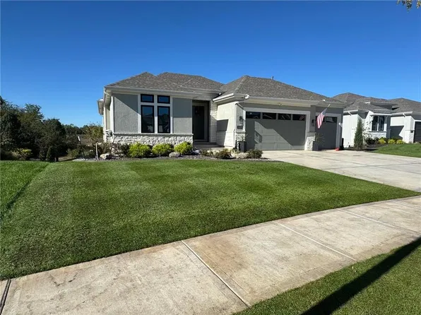 15597 W 168th Pl, Olathe, KS 66062