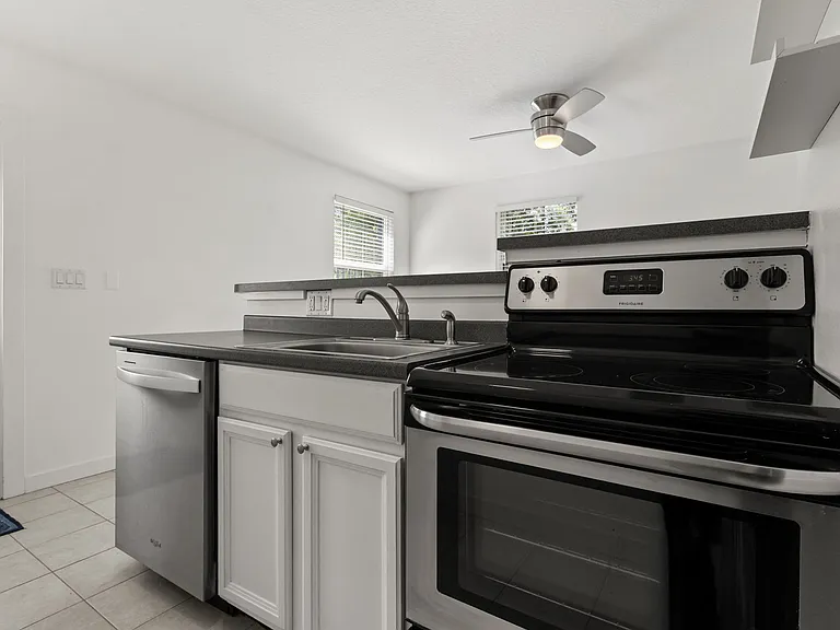 509 Highland Ave — Photo 6
