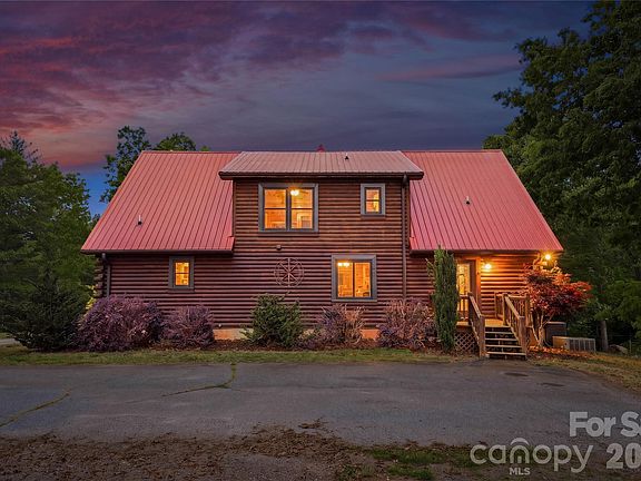2nd image of 2305 Monteith Ln