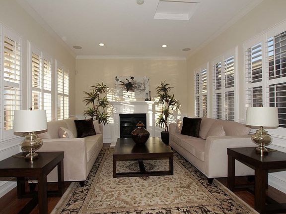 4th image of 241 Lanfranco Cir