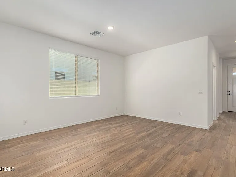 17318 W Surrey Dr — Photo 10
