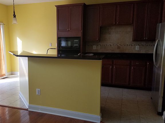 Kitchen: Granite Counter Top