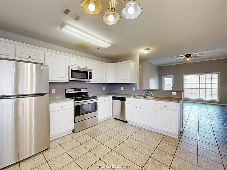 2404 Trace Mdws — Photo 6