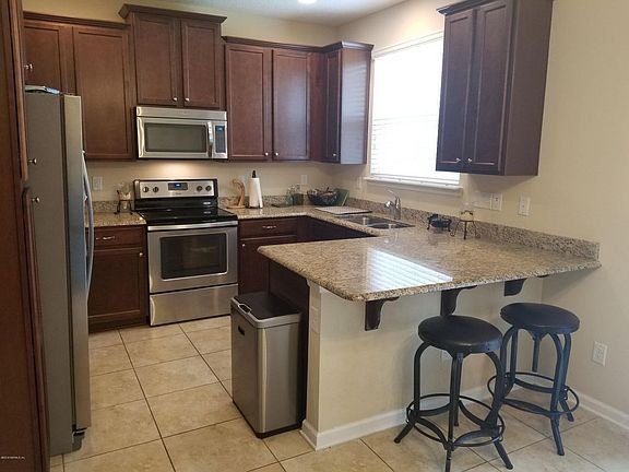 3rd image of 237 Richmond Dr