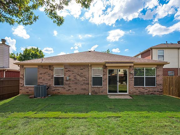 5th image of 208 Waterwood Dr