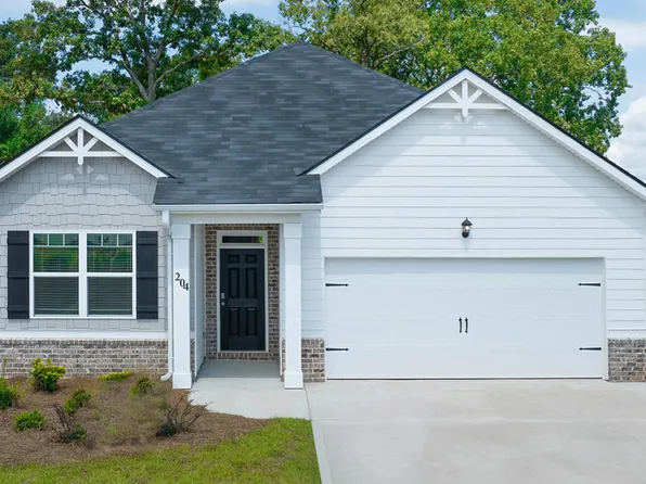 303 Bear Dean Ct, Bonaire, GA 31005