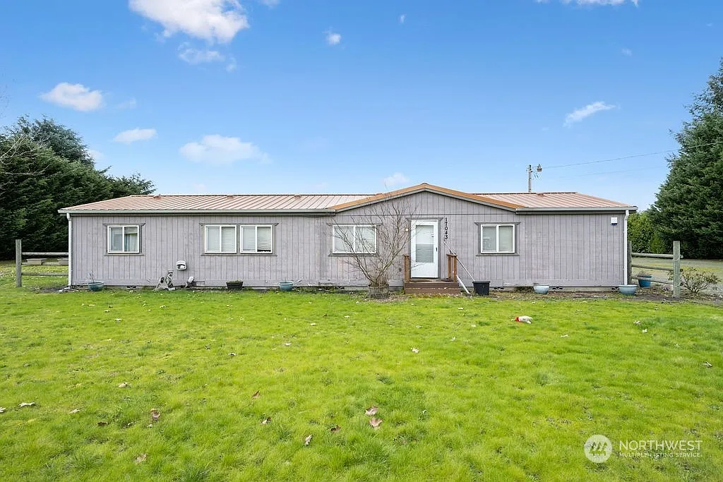 17043 Leitner Road SW photo 1