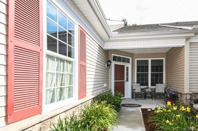 1st image of 24 Watkins Dr #24