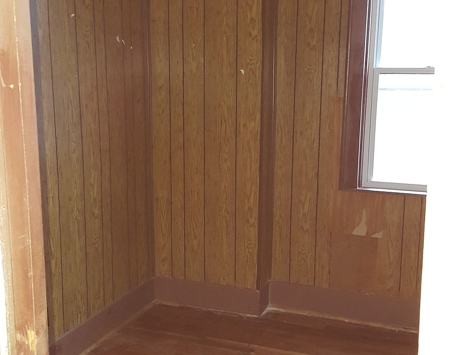 2nd image of 228 Hill Ave APT 5