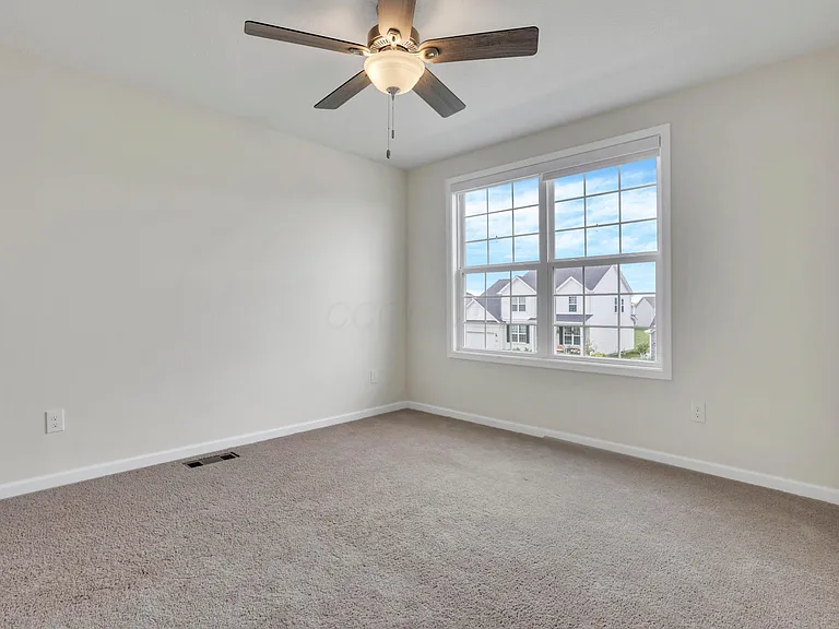 241 Sunstone Ln — Photo 33