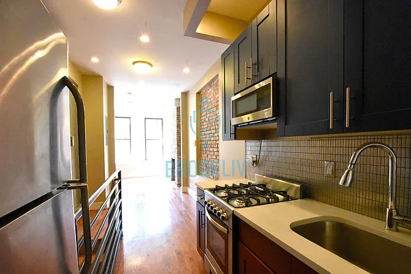 Rented by null | media 33