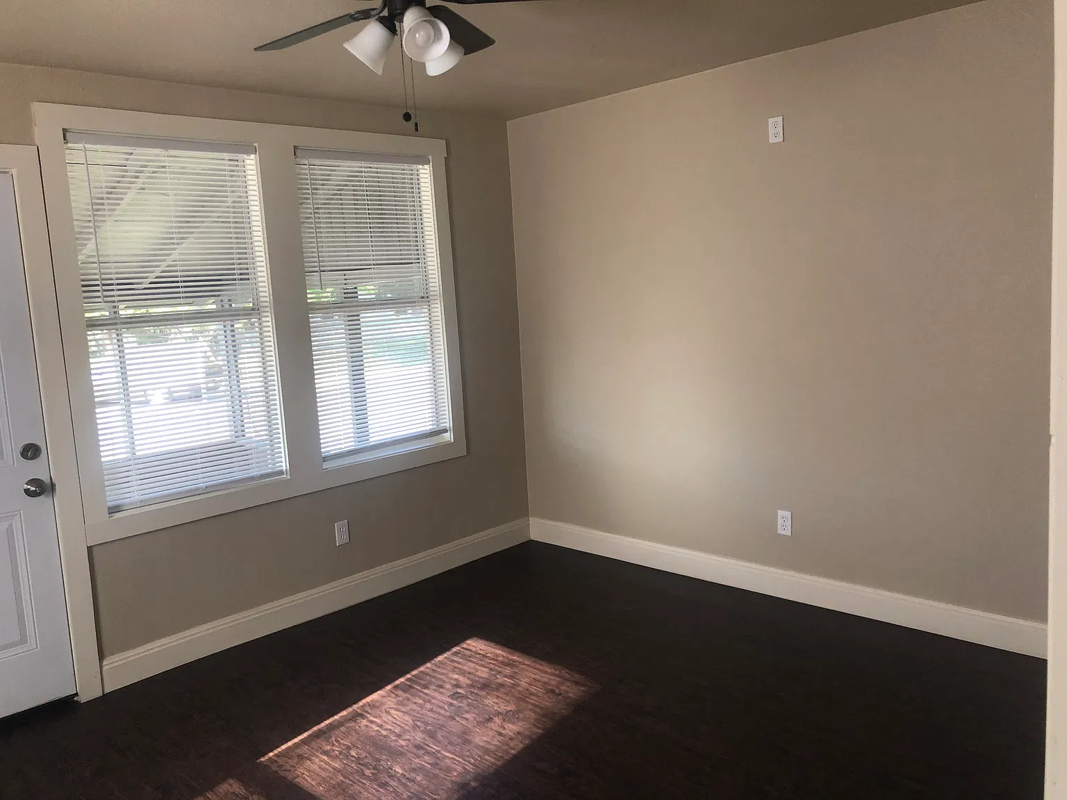 3 bed, 865 sqft, $1,200 — Photo 3
