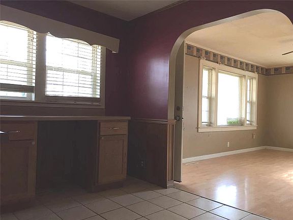 3rd image of 908 McNew Dr