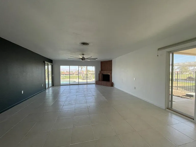 43400 Illinois Ave — Photo 5