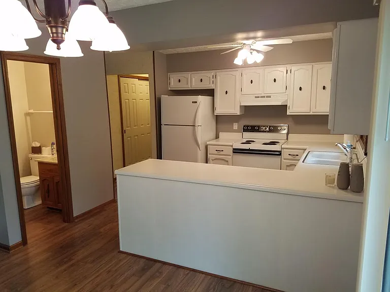 4640 Woodshire Dr — Photo 5