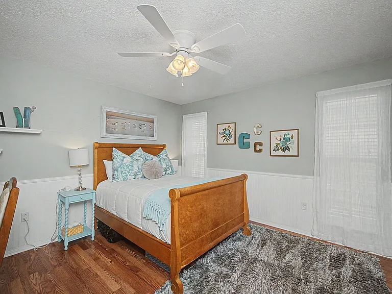 1626 Oakmont Cir — Photo 38