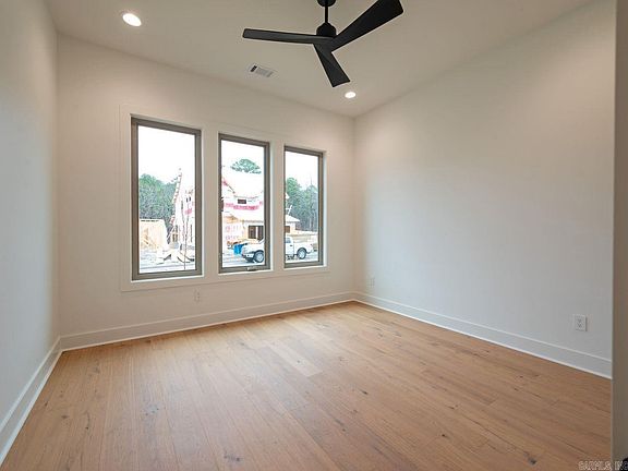 5th image of 147 Kinley Loop