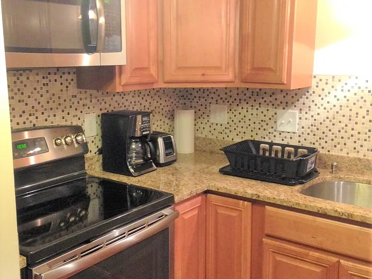 66 Girard Ave — Photo 4