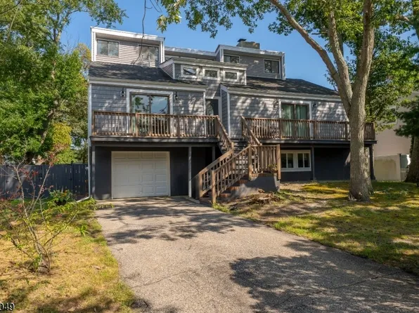 130 Mello Ln, Toms River Township, NJ 08753