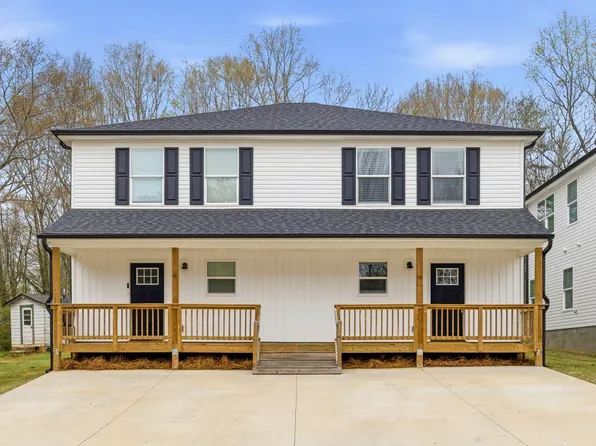 8 Robin Hood Rd, Taylors, SC 29687