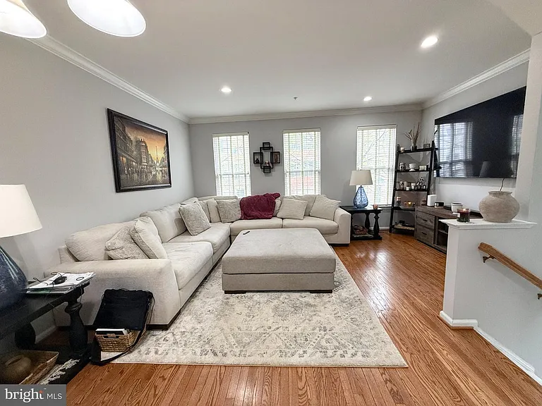 162 Barrett Pl — Photo 6
