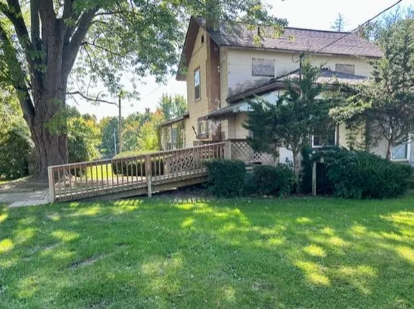 7111 Evans Rd, Eau Claire, MI 49111