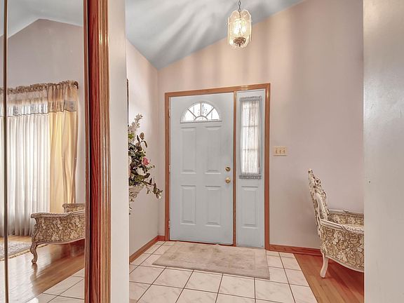 2nd image of 5623 S Merrimac Ave