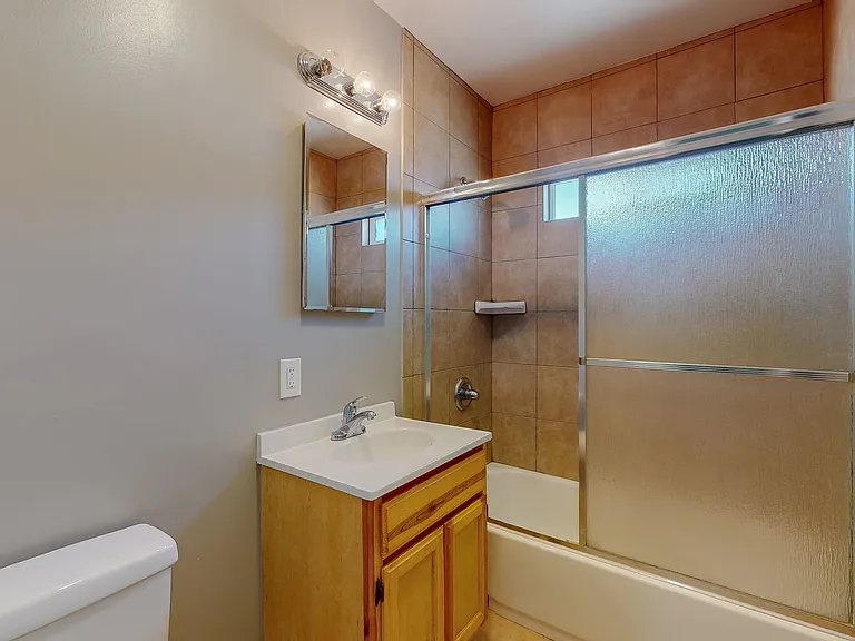 1818 N Kingsley Dr — Photo 9
