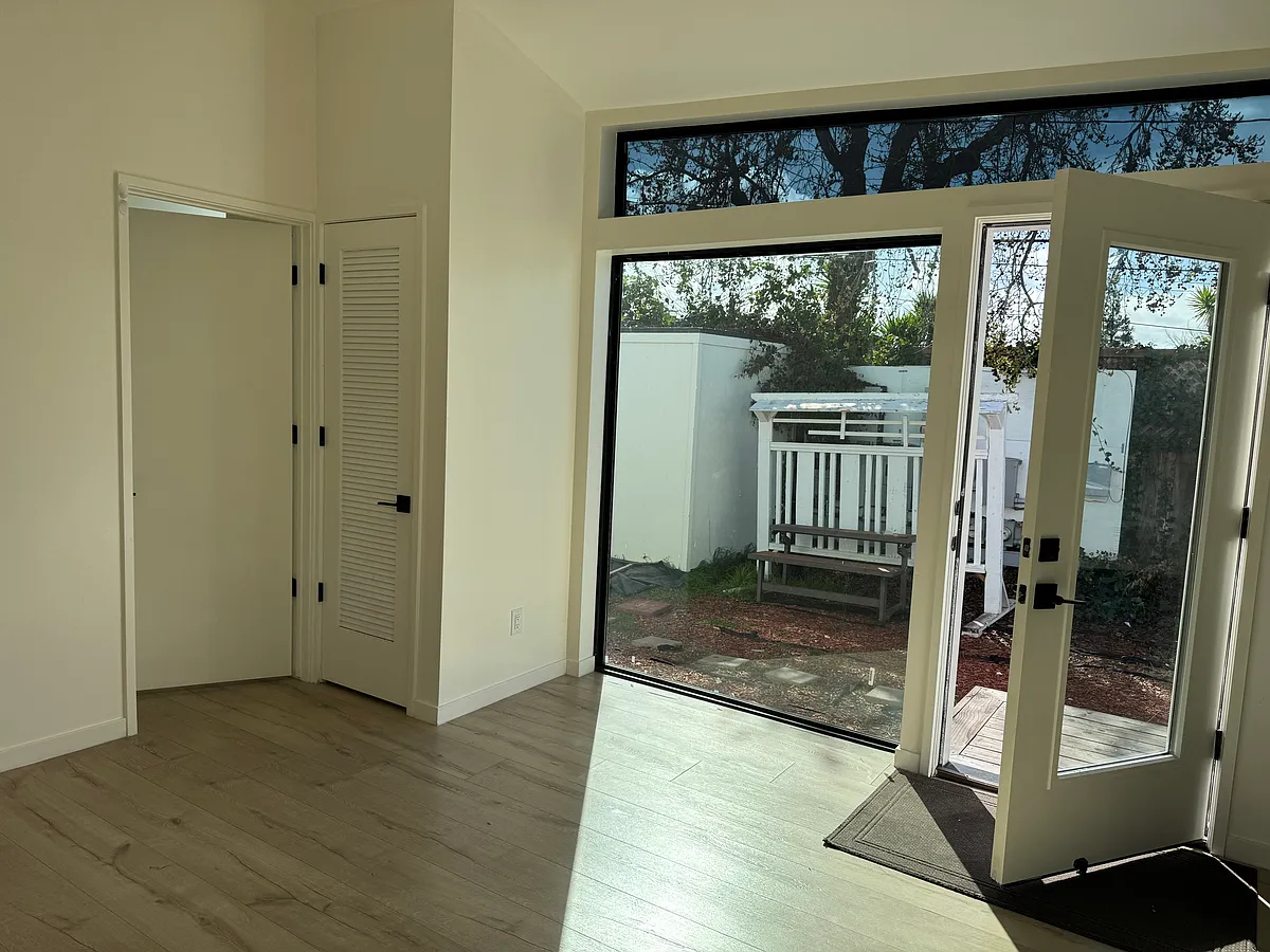 Building Photo - 2743 Almaden Rd #2