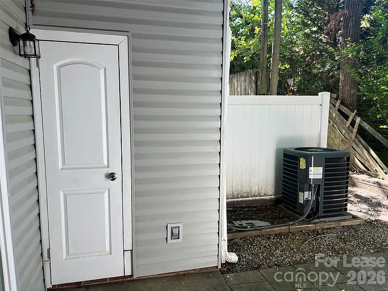 407 S Chester St #14 — Photo 14