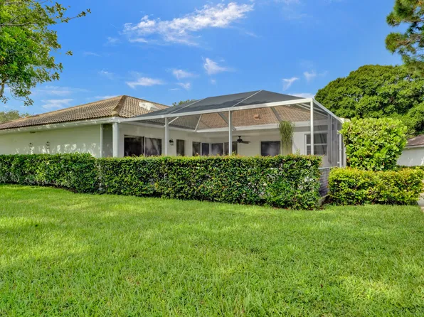 7902 Chapman Oak Court, Palm Beach Gardens, FL 33410