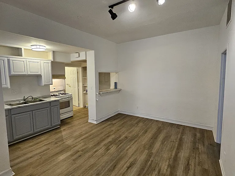 515 8th St #2 — Photo 3