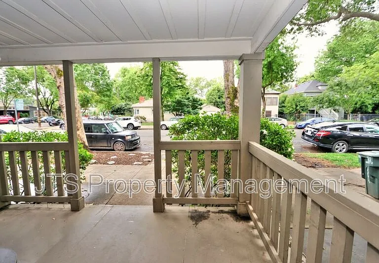 1233 V St #B — Photo 6