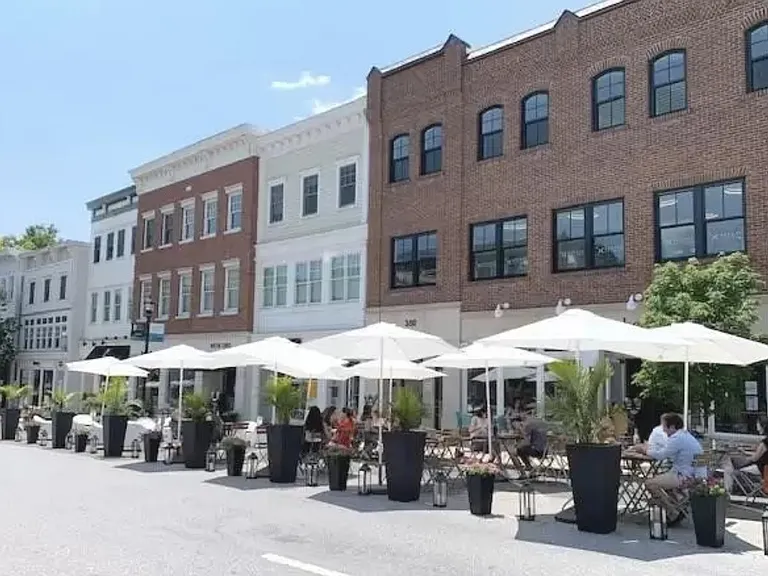 More outdoor dining in downtown Greenwich