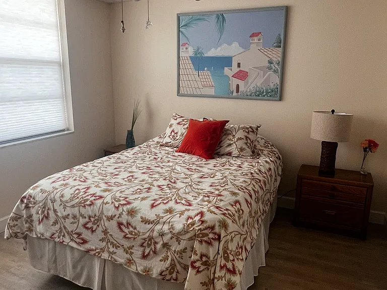 2nd bedroom